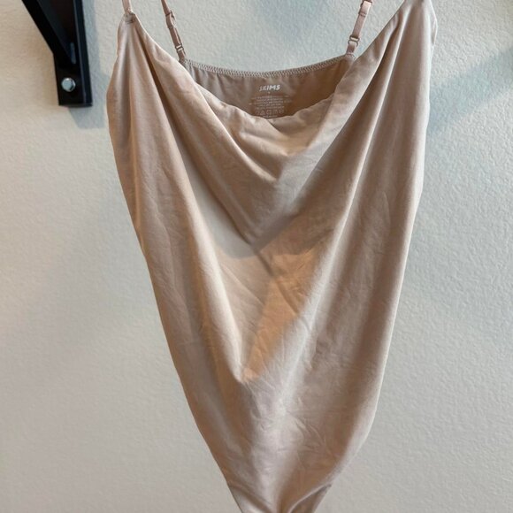 SKIMS thong back Fits Everybody size M Bodysuit - Picture 4 of 10